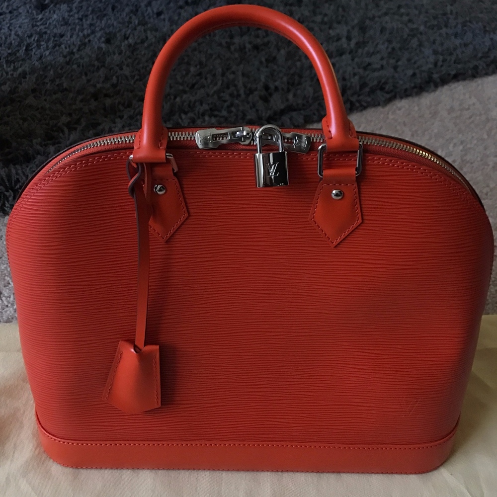 Authentic Louis Vuitton Alma MM Epi Piment